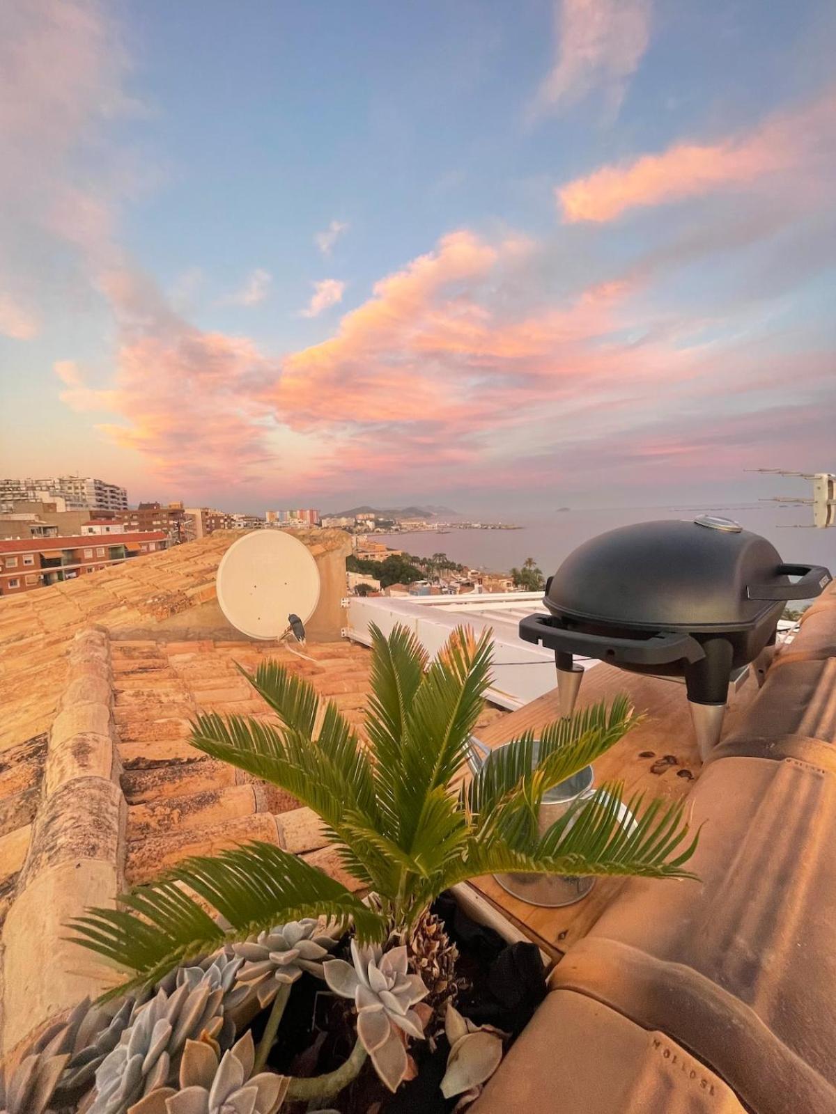 Oldtown Family House With Amazing Terrace - 3 Minutes From Beach! فيياخويوسا المظهر الخارجي الصورة